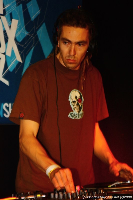 TAKE CONTROL (SHADOWBOX 10TH ANNIVERSARY) - Pátek 22. 5. 2009